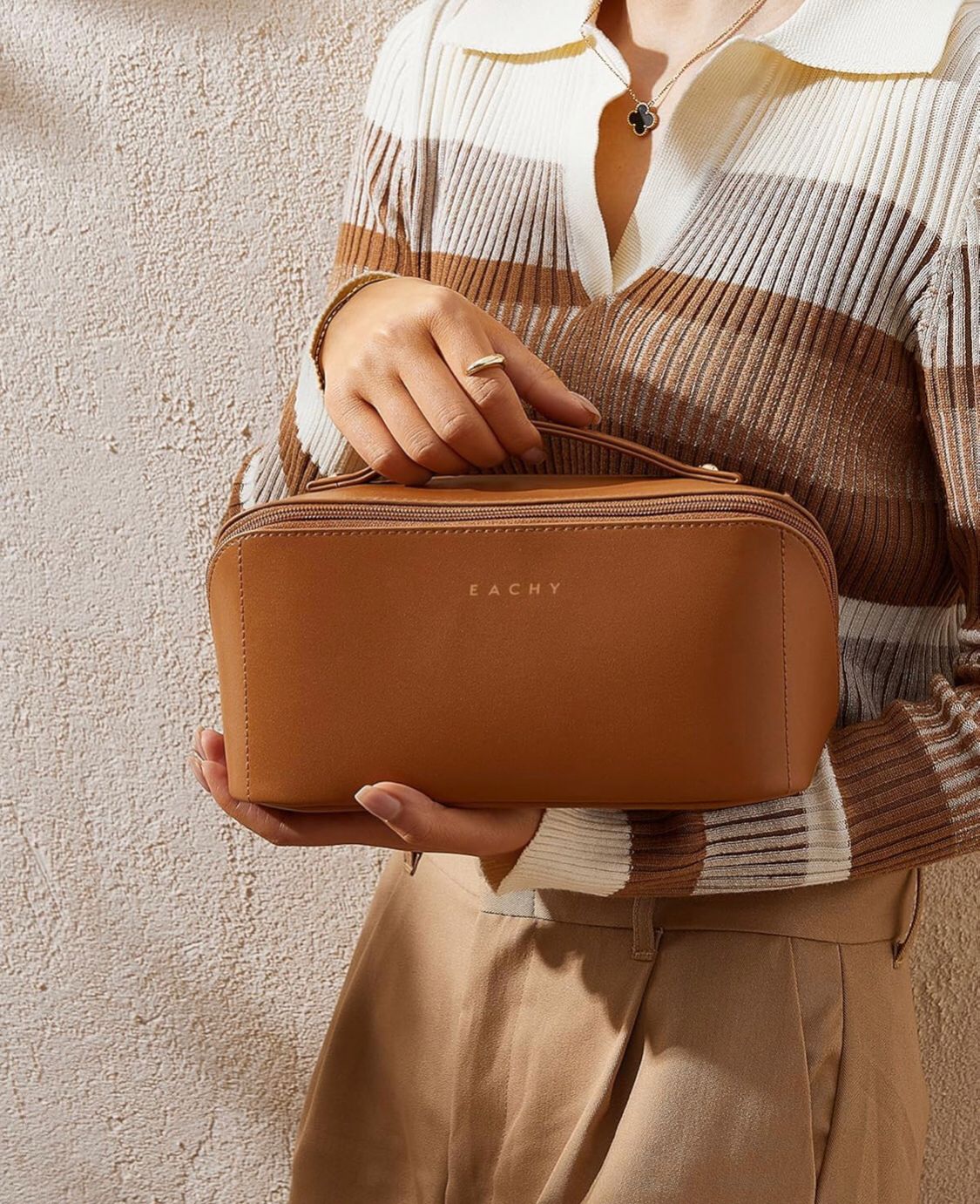 https://paygoodecu.com/products/bolsa-de-maquillaje-eachy?_pos=2&_psq=BOLSO&_ss=e&_v=1.0