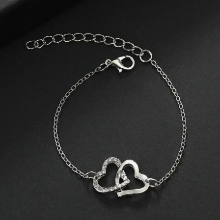 https://paygoodecu.com/products/set-de-corazon-plateado?_pos=1&_psq=SET&_ss=e&_v=1.0