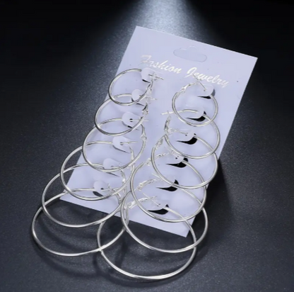 https://paygoodecu.com/products/conjunto-de-aretes-plateados-y-dorados