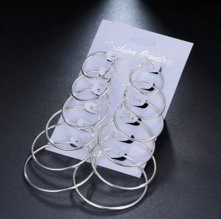 https://paygoodecu.com/products/conjunto-de-aretes-plateados-y-dorados
