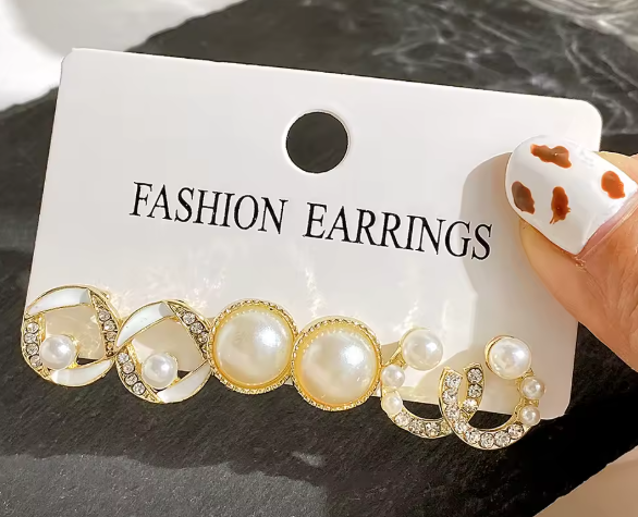 https://paygoodecu.com/products/conjunto-de-3-packs-de-aretes?_pos=3&_sid=773618e73&_ss=r
