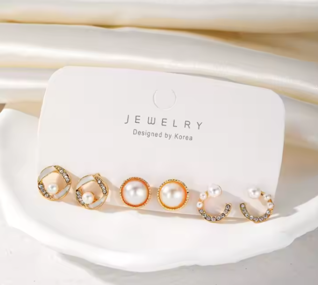 https://paygoodecu.com/products/conjunto-de-aretes?_pos=1&_psq=CONJU&_ss=e&_v=1.0