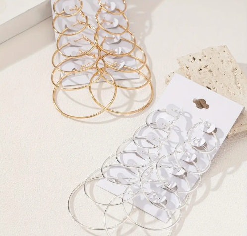 https://paygoodecu.com/products/conjunto-de-aretes-plateados-y-dorados